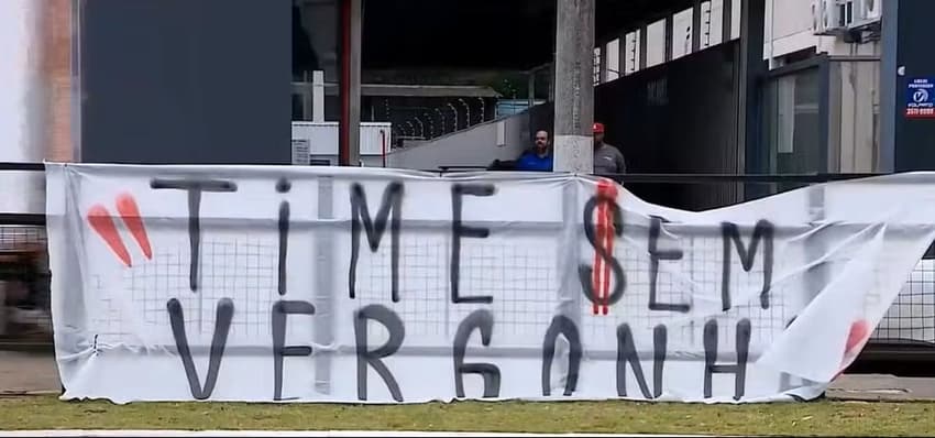 Protesto da torcida do Internacional