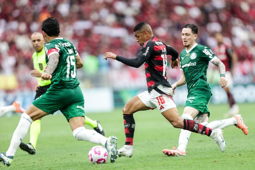 Palmeiras Flamengo Gustavo Gómez Samuel Lino