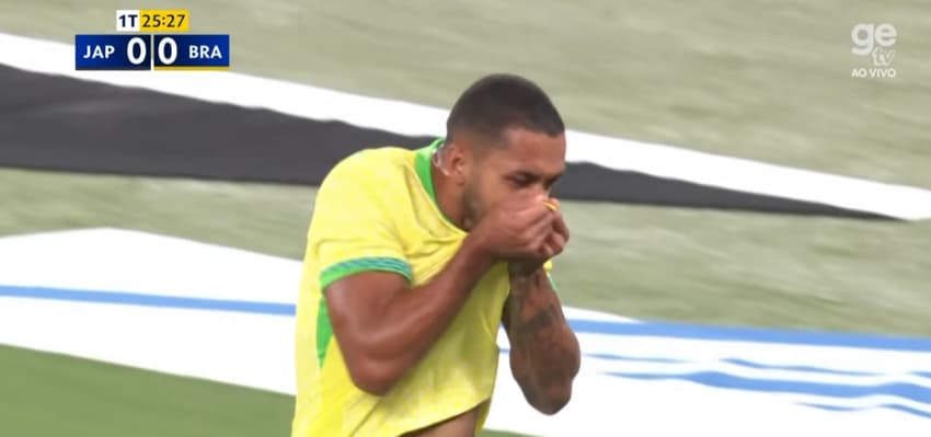 Paulo Henrique celebra primeiro gol pela Seleção Brasileira