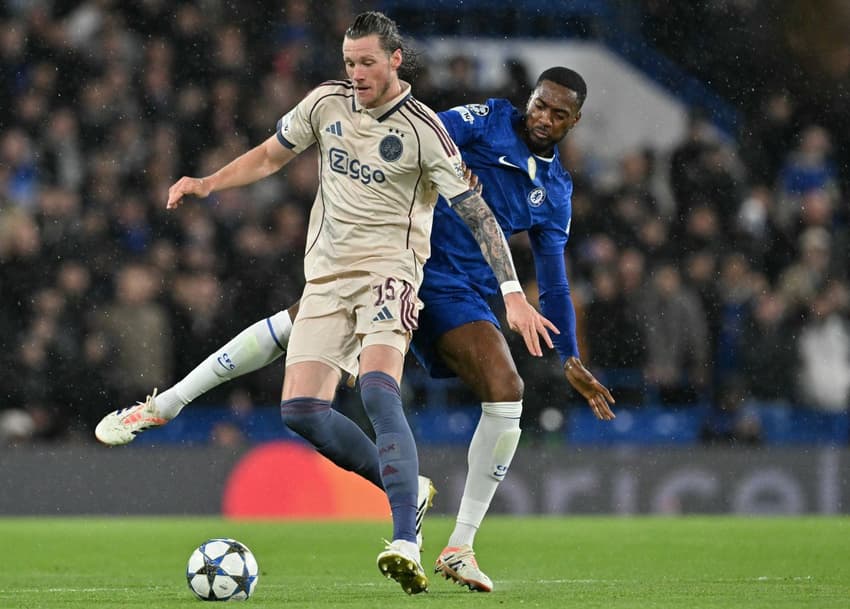 SIGA Com Estêvão titular, Chelsea joga contra o Ajax pela Champions