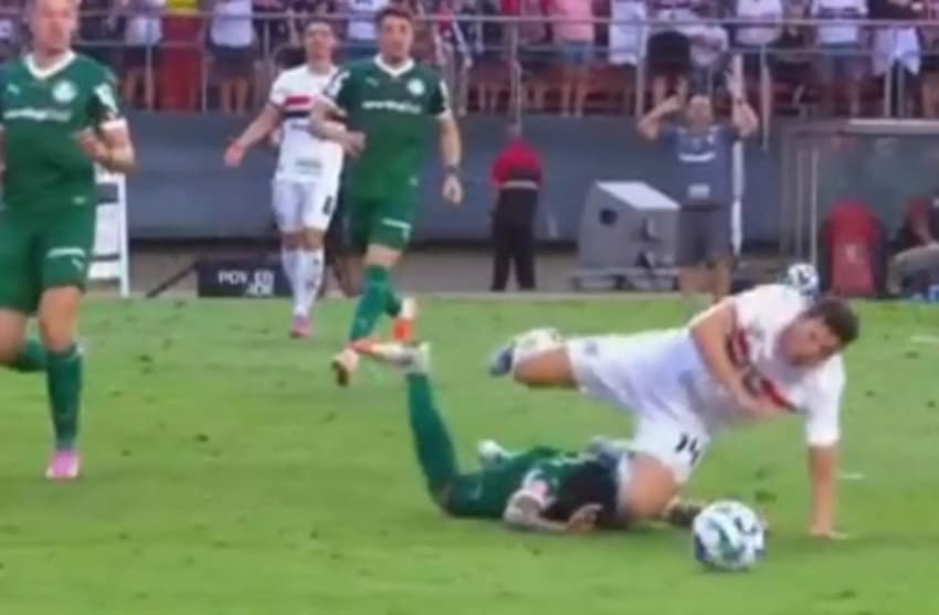 Pênalti não marcado em São Paulo x Palmeiras