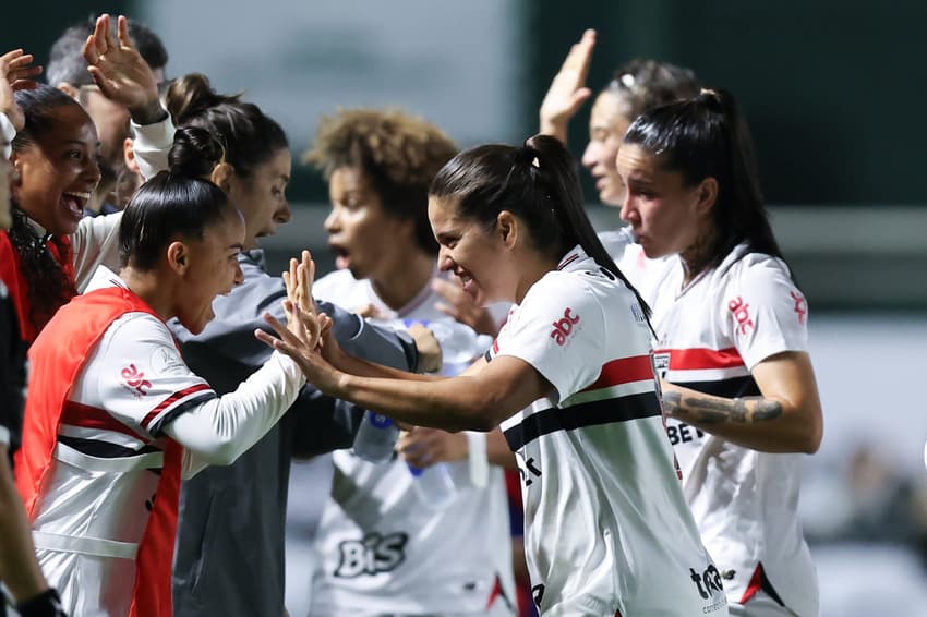 Jogadoras do São Paulo comemoram gol na Libertadores Feminina (Foto: Reprodução/Conmebol)