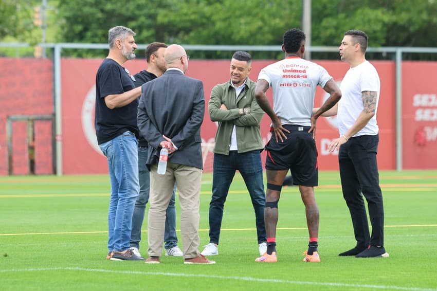 Visita de Bolívar ao treino do Internacional