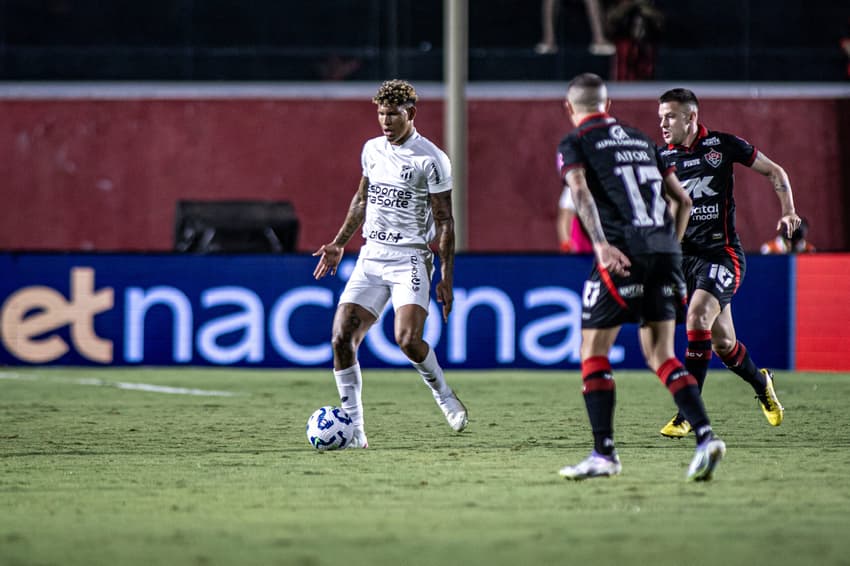 Partida entre Vitória e Ceará, pelo Brasileirão (Foto: Felipe Santos/Ceará SC)