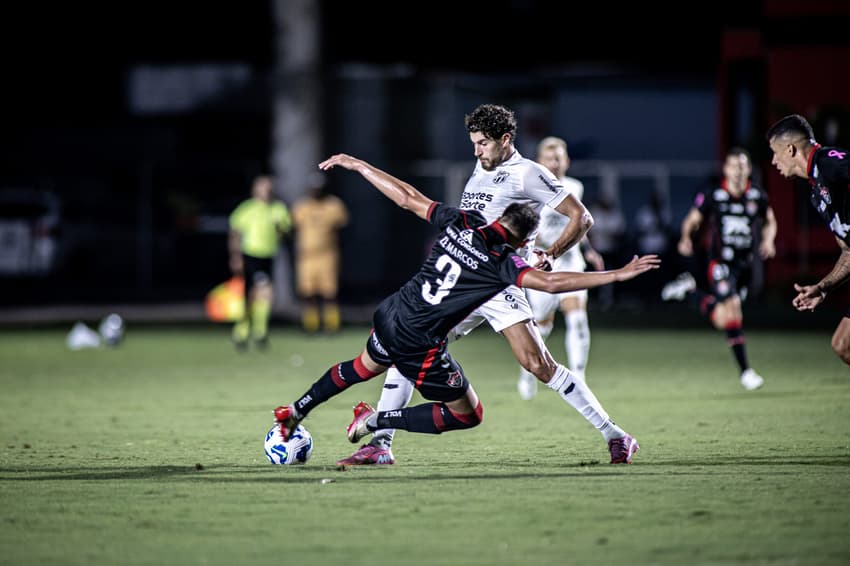 Partida entre Vitória e Ceará, pelo Brasileirão (Foto: Felipe Santos/Ceará SC)