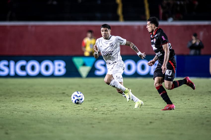 Partida entre Vitória e Ceará, pelo Brasileirão (Foto: Felipe Santos/Ceará SC)