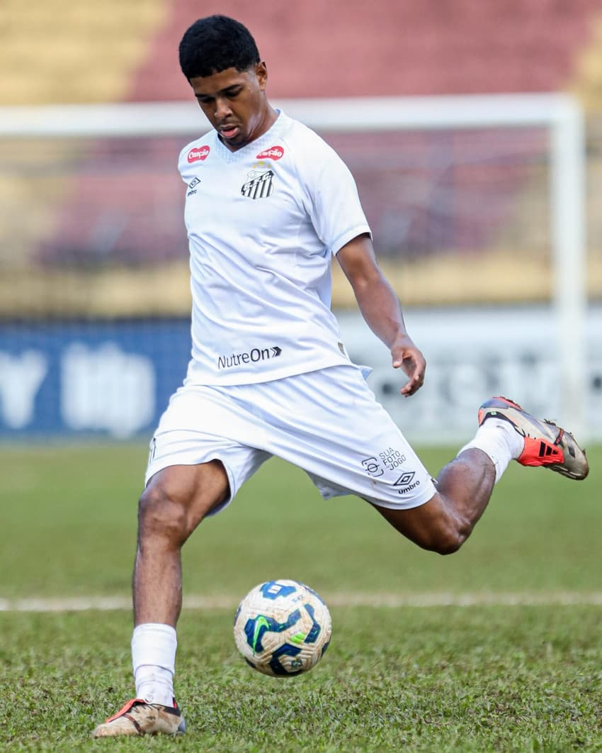 João Ananias fez um dos  quatro gols do Santos diante do São Bernardo. (Foto: Reinaldo Campos/Santos FC)