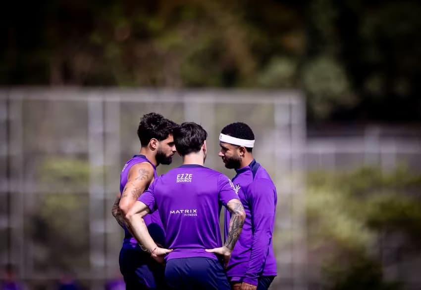 Yuri Alberto, Rodrigo Garro e Memphis Depay (Foto: Rodrigo Coca/Agência Corinthians)