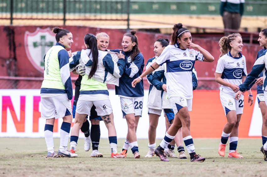 Em sua primeira participação, Gimnasia fica em terceiro lugar na Ladies Cup. (Foto: Guilherme Veiga/ Brasil Ladies Cup)