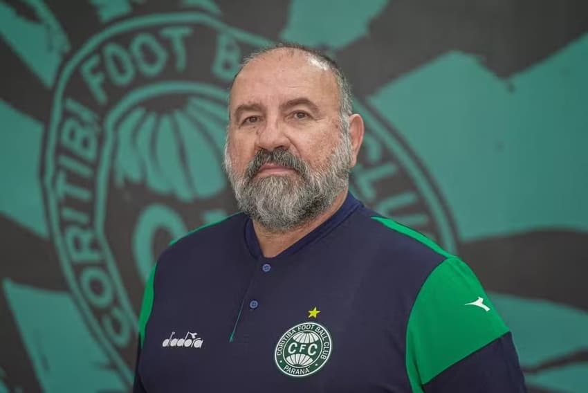 PC de Oliveira, técnico da equipe Sub-20 do Coritiba (Foto: Rafael Ianoski/Coritiba) 