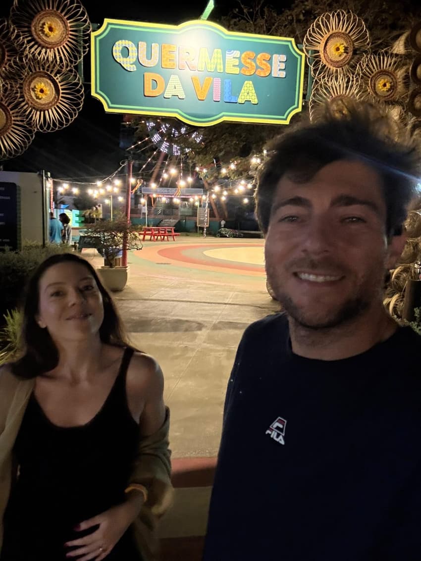 O casal Loise e Marcelo Demoliner na Costa do Sauípe (Arquivo pessoal)