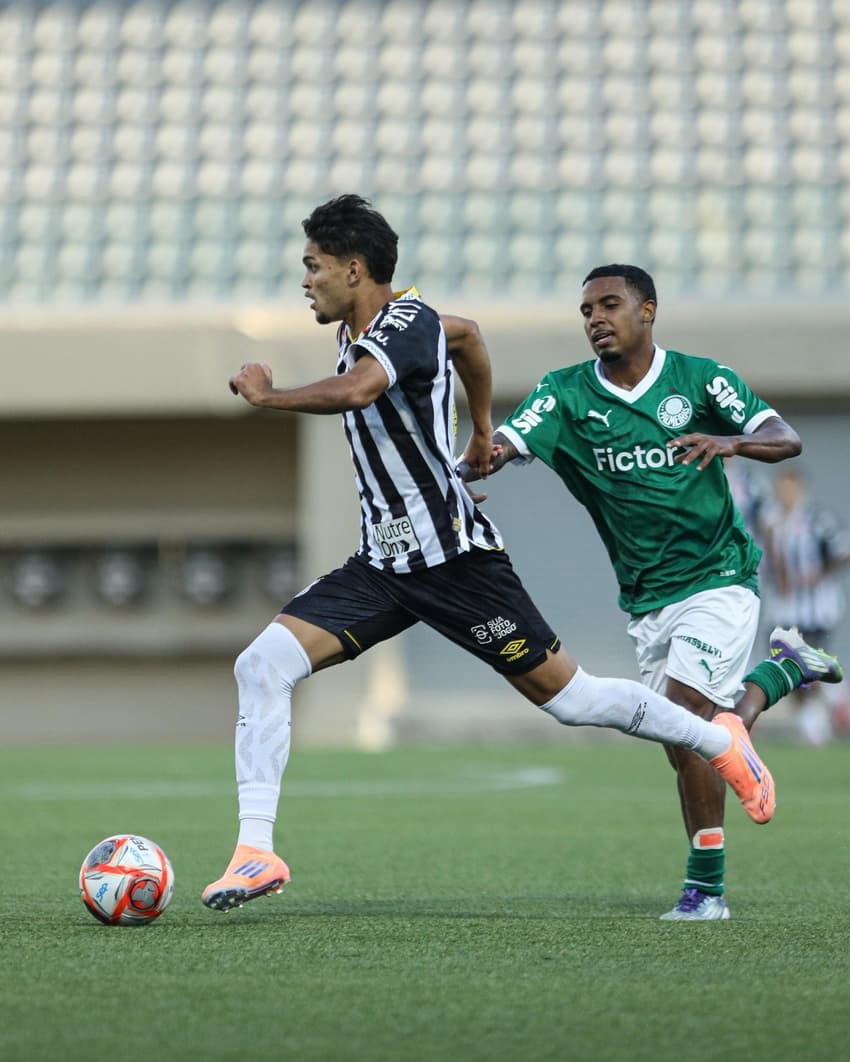 Santos venceu o Palmeiras nos pênaltis e garantiu vaga para a decisão do Campeonato Paulista sub-20 (Foto: Reinaldo Campos/Santos FC)