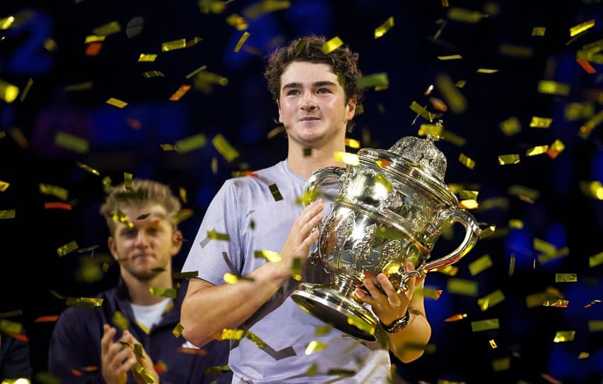 Com autoridade, João Fonseca vence Fokina e é campeão do ATP da Basileia. (Foto: Reprodução)