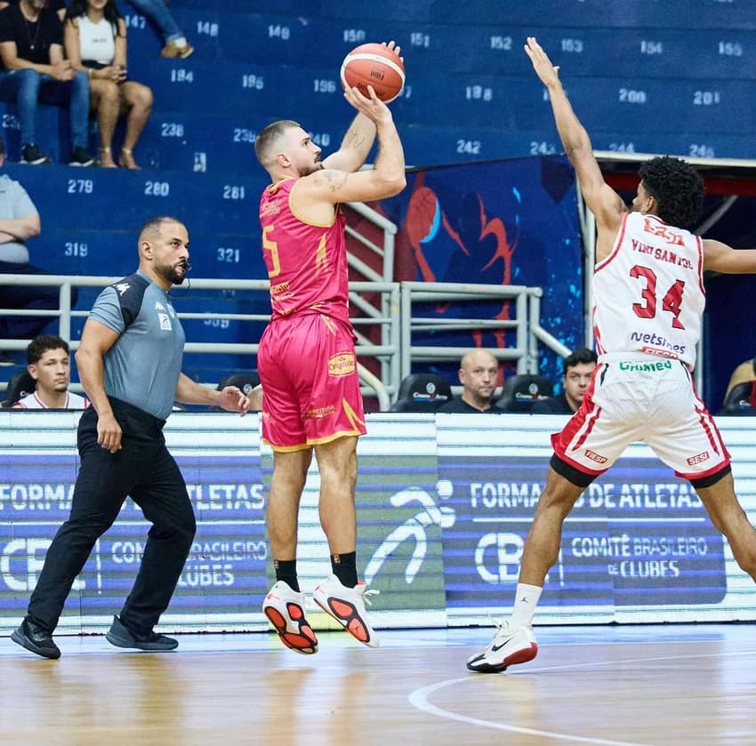 Caxias vence Franca pelo NBB (Foto: Reprodução/ Instagram)