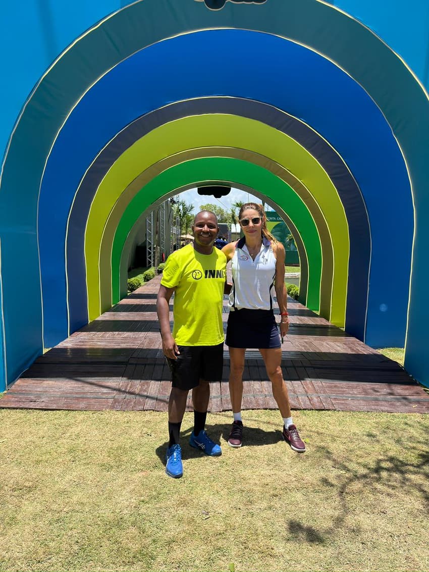 Leandro Borges e a apresentadora Daniella Cicarelli, no Costa do Sauípe Open (Arquivo pessoal)