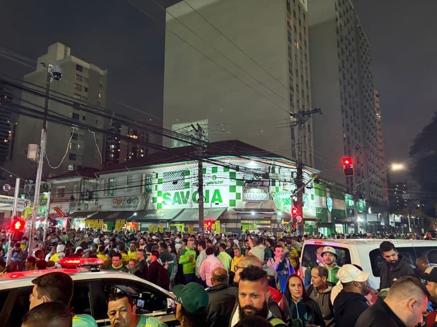 Torcida do Palmeiras nos arredores do Allianz Parque (Foto: Vitor Palhares/Lance!)