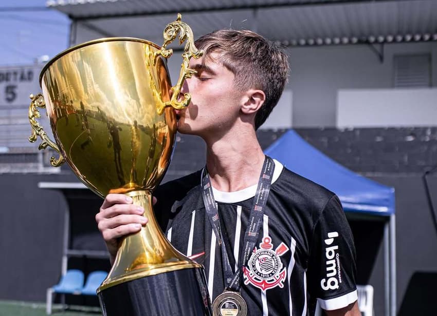 Henrique Libório ficou oito anos na base do Timão (Foto: Reprodução/Instagram)