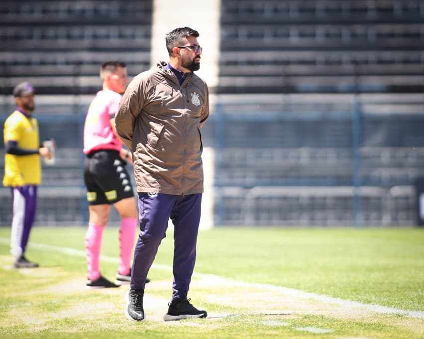 Corinthians demitiu o técnico da equipe Sub-17, Raphael Lauruccia