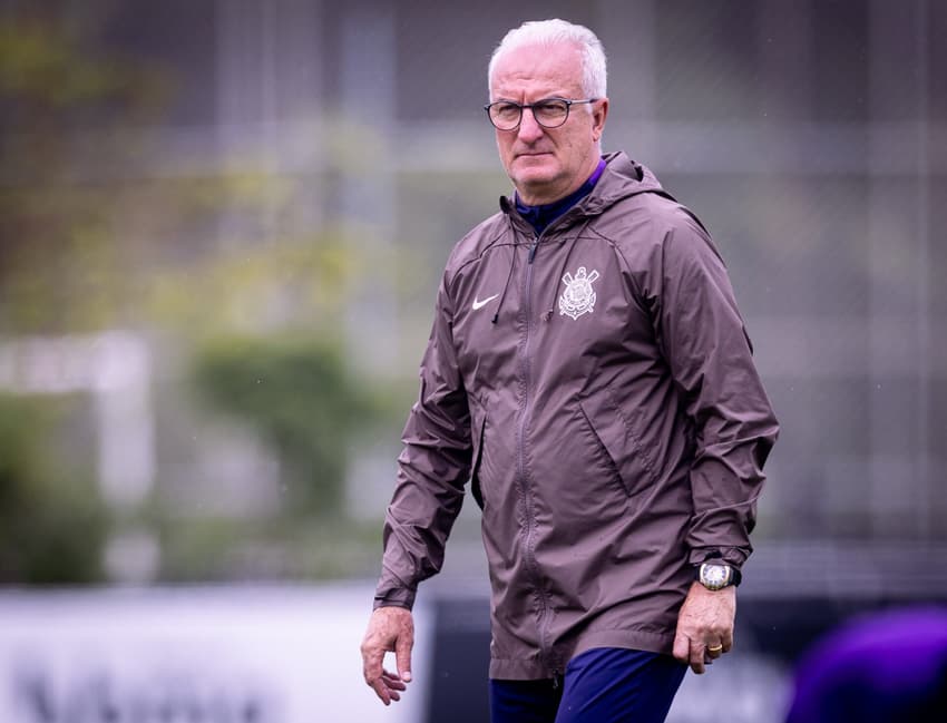 Dorival Jr, técnico do Corinthians, tem dúvidas para o duelo (Foto: Rodrigo Coca/Agência Corinthians)