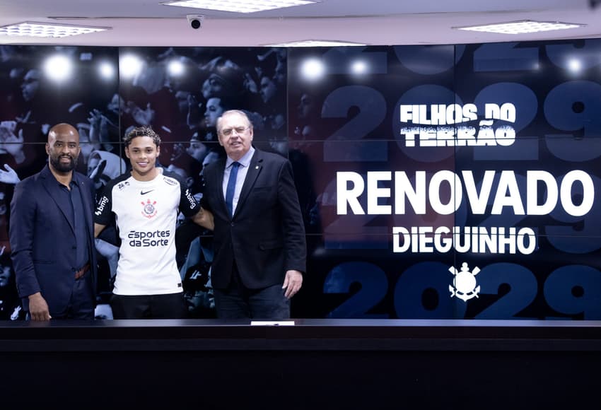 Novo contrato é válido 31 de dezembro de 2029 (Foto: Rodrigo Coca/Agência Corinthians)