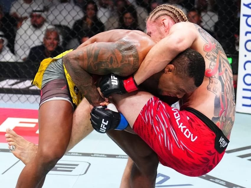 Alexander Volkov venceu Jailton Malhadinho no UFC 321 (Foto: Reprodução/UFC Brasil)