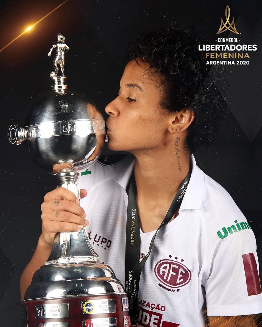 Aline Milene foi campeã da Libertadores com a Ferroviária em 2020 (Foto: Reprodução/Instagram)