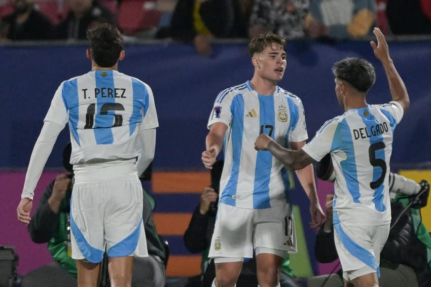 A Argentina venceu a Colômbia pelo Mundial Sub-20 (Foto: Rodrigo ARANGUA / AFP)