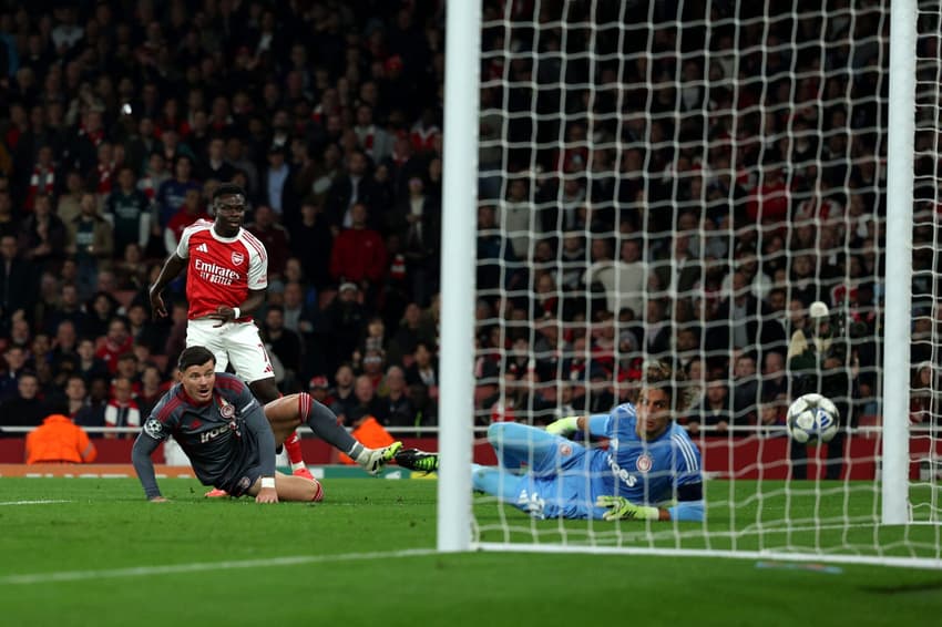Pela Champions League, o Arsenal venceu o Olympiacos por 2 a 0 (Foto: Adrian Dennis / AFP)