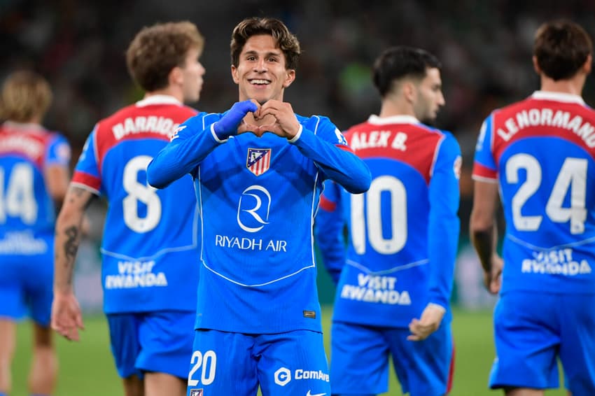 Por La Liga, o Atlético de Madrid venceu o Real Betis por 2 a 0 (Foto: CRISTINA QUICLER / AFP) Copa Copas