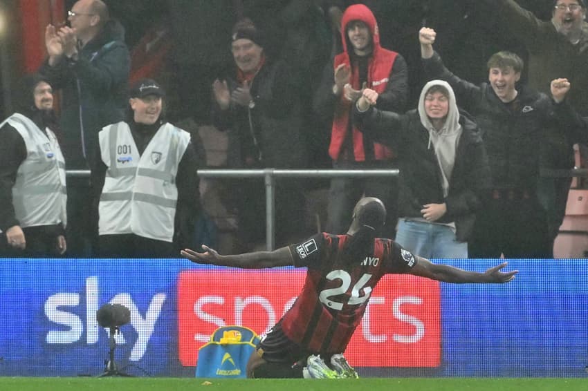 Pela Premier League, Bournemouth venceu o Fulham por 3 a 1 (Foto: Glyn KIRK / AFP)