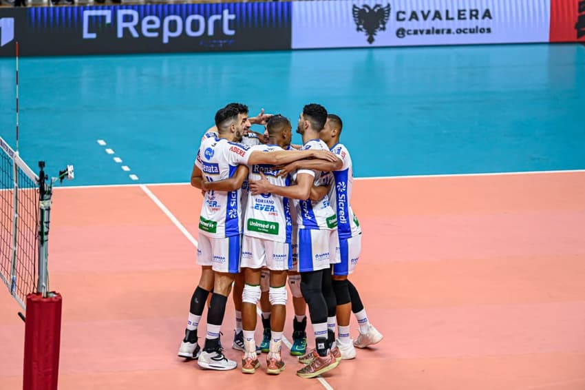 Campinas venceu o jogo 1 da final do Paulista (Foto: Divulgação/ Vôlei Renata)