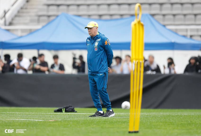 Carlo Ancelotti durante a preparação do Brasil para o amistoso com a Coreia do Sul