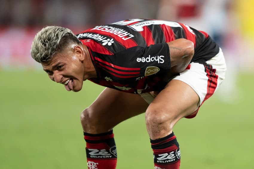 Carrascal em Flamengo x Racing (Foto: Jorge Rodrigues/AGIF)