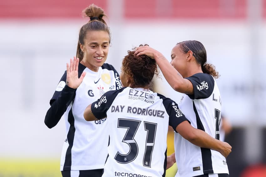 Jogadoras do Corinthians comemoram gol contra o Always Ready na Libertadores Feminina (Foto: Staff Images Woman/Conmebol)
