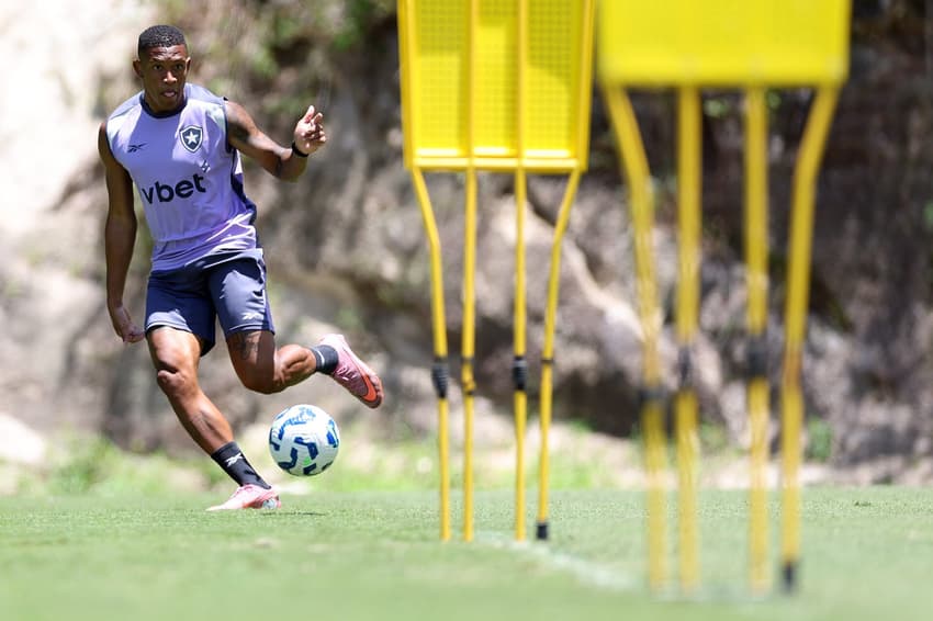Danilo volta a ficar à disposição após 40 dias afastado