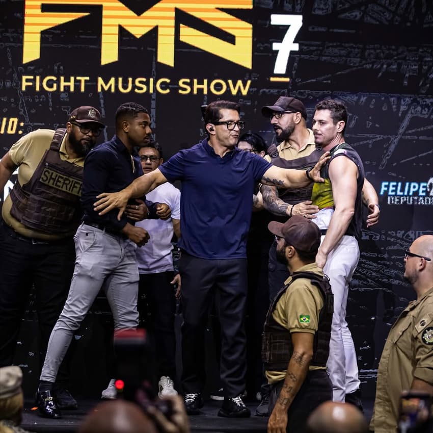 Davi Brito e Sacha Bali na coletiva do FMS 7 (Foto: Reprodução/Instagram/Davi Brito)