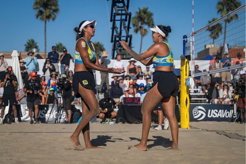 Duda e Ana Patrícia faturam o bronze no Elite 16 de Newport Beach (Foto: Volleyball World)