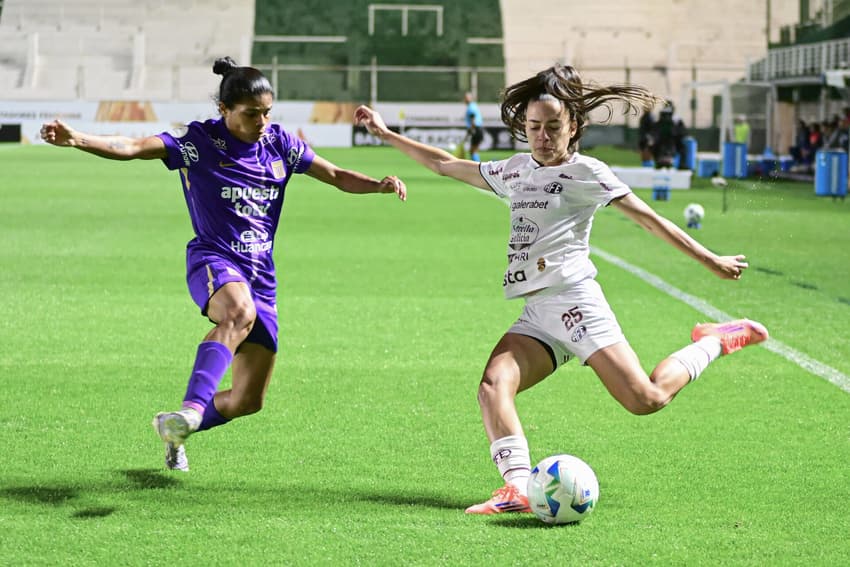 Fátima Durta em campo pel Ferroviária na Libertadores Feminina (Foto: Rafael Zocco/AFE)