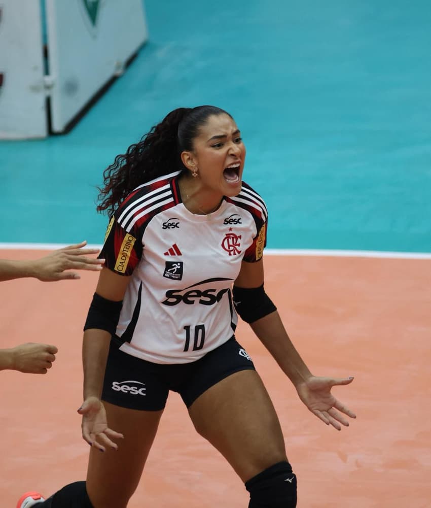 Tainara comemora vitória do Flamengo contra o Fluminense no Carioca de vôlei (Foto: Mariana Sá/CRF)