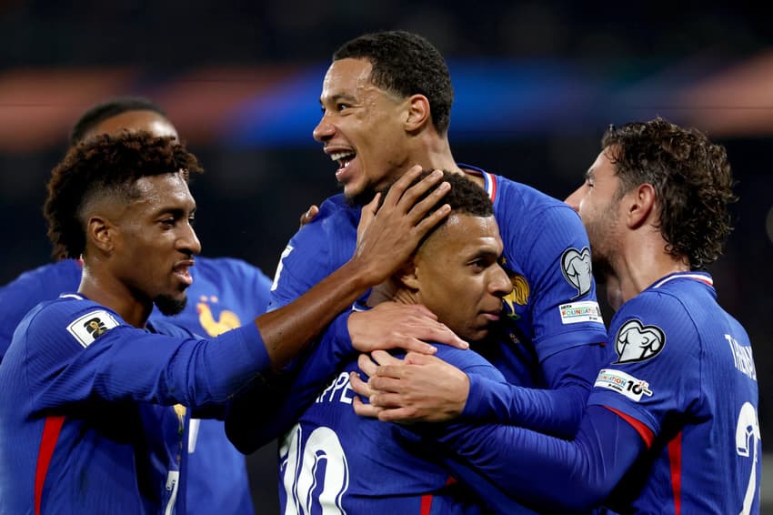 Kylian Mbappé foi o destaque da vitória da França por 3 a 0 sobre Azerbaijão (Foto: FRANCK FIFE / AFP)