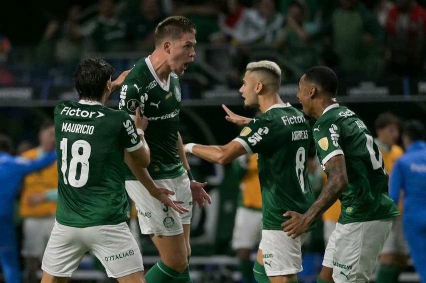 Bruno Fuchs comemora seu gol em Palmeiras x LDU pela semifinal da Libertadores