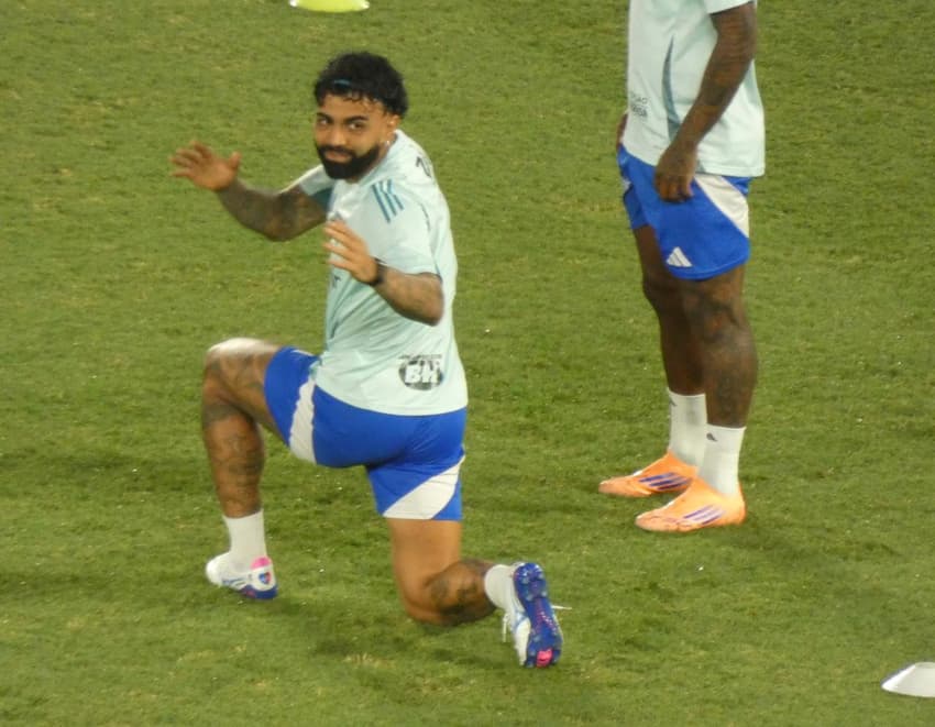 Detalhe na parte de trás da chuteira de Gabigol (Foto: Lucas Bayer/Lance!)