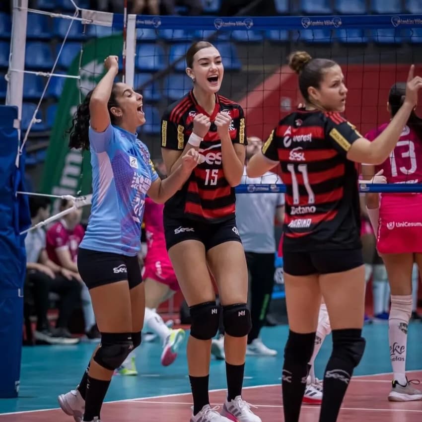 Ponteira Helena na estreia do Flamngo na Superliga feminina (Foto Reprodução Instagram )