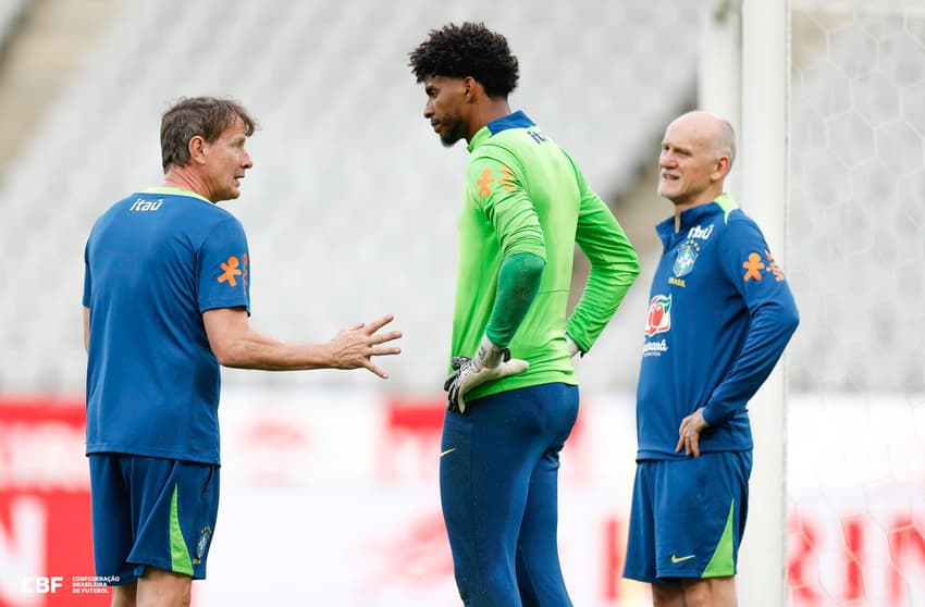 Hugo Souza começa como titular do Brasil pela 1ª vez diante do Japão