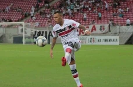 Victor Lindenberg, ex-Botafogo, teve passagem pelo Santa Cruz (Foto: Divulgação)