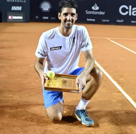 Thomaz Bellucci em sua despedida das quadras, em 2023, no Rio Open (Arquivo/Fotojump)