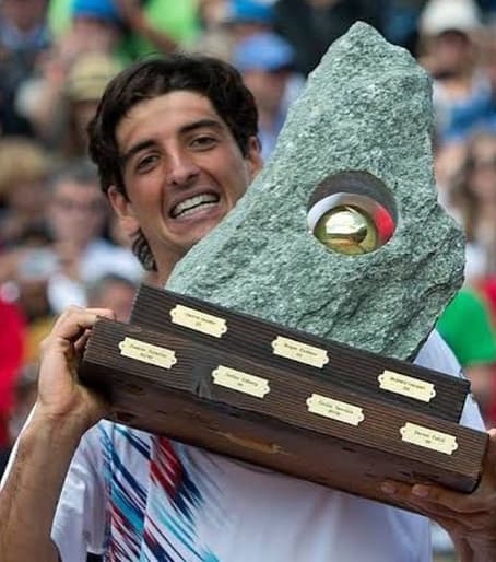 Um dos quatro troféus de ATP que Bellucci conquistou (Arquivo)