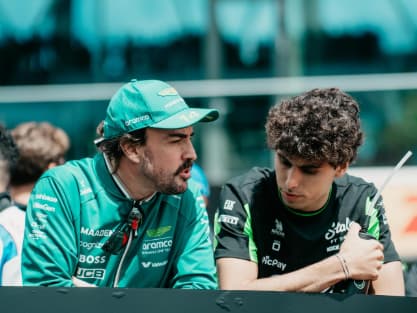 Fernando Alonso (e) e Gabriel Bortoleto (Reprodução)
