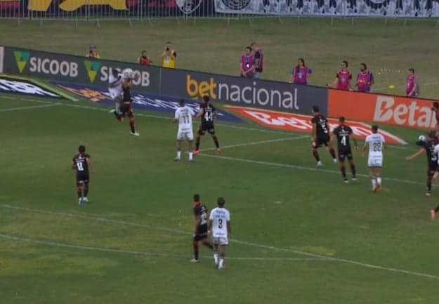 Vasco teve pênalti a favor no jogo contra o Vitória (Foto: Reprodução/CBF)