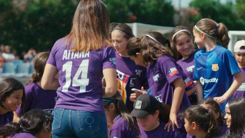 Aitana Bonmatí, do Barcelona, durante &quot;Sonho Bimbo&quot;. (Foto: Bimbo/Divulgação)